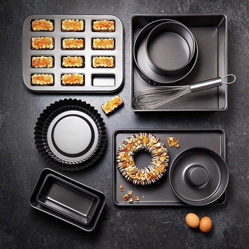 Master Class MasterClass Ring Cake Tin with PTFE, PFOA and BPA Free Non Stick, Robust 1mm Thick Carbon Steel, Savarin Mould 20cm (8”) for Cakes and Desserts, Rust Resistant, Ultimate Double-Layer, Grey - Image 4